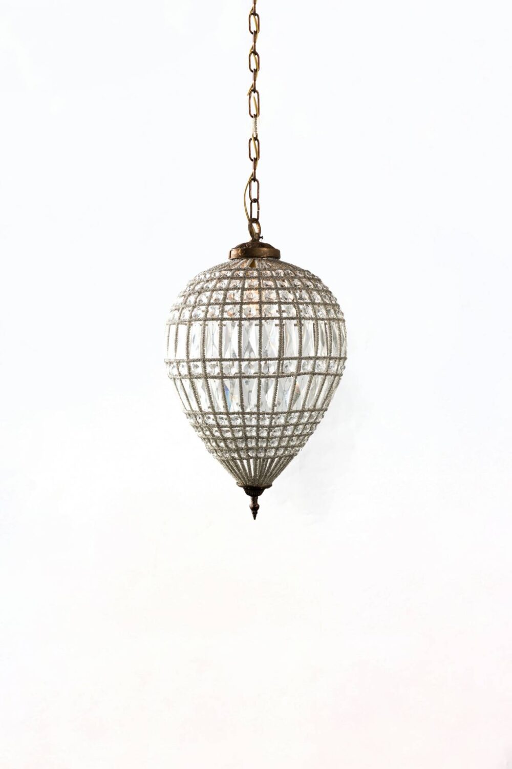 Ref. 158  - Chandelier Pear M (29x50)