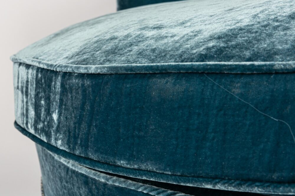 Ref. 2299 - Round Sofa - Blue - Silk velvet - Image 4