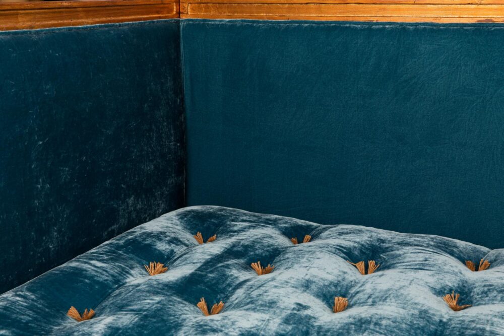 Ref. 2355- Daybed Adrienne - Velours en soie - Bleu – Image 7
