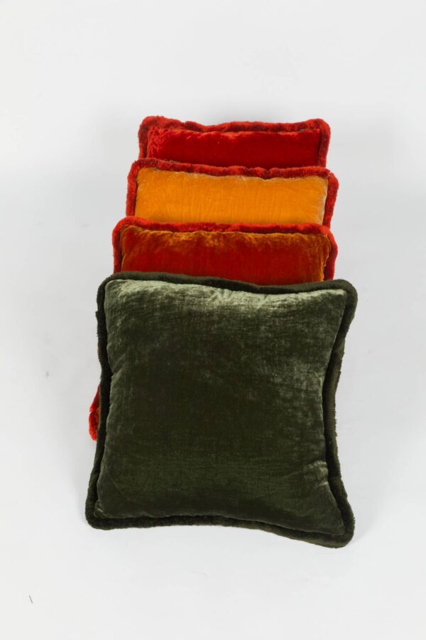Ref. G - Cushion S (Sold per unit) 50×50– Silk velvet - MAO - MAO