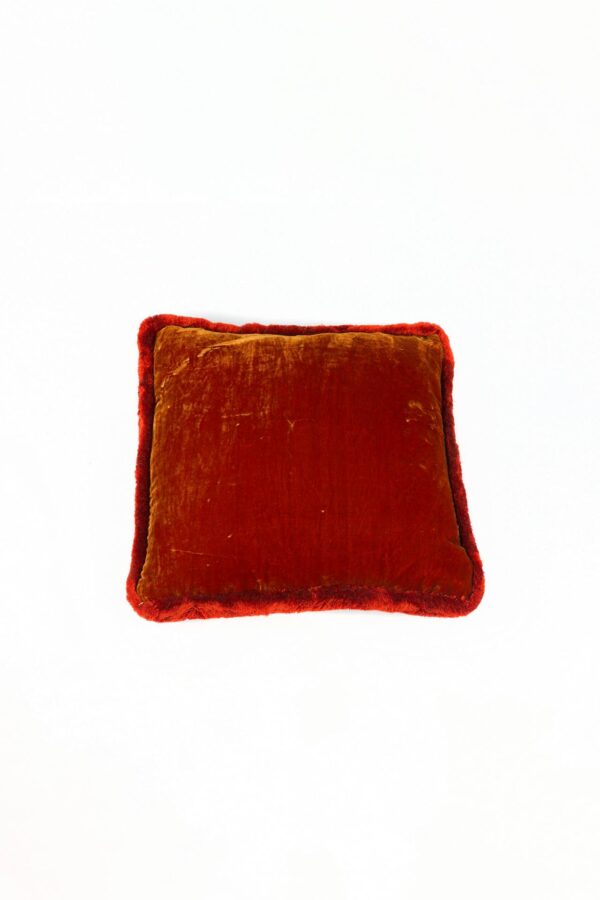 Ref. 2388 - Coussin Fringe Velours de Soie Orange Mao Mao  50 x 50 cm