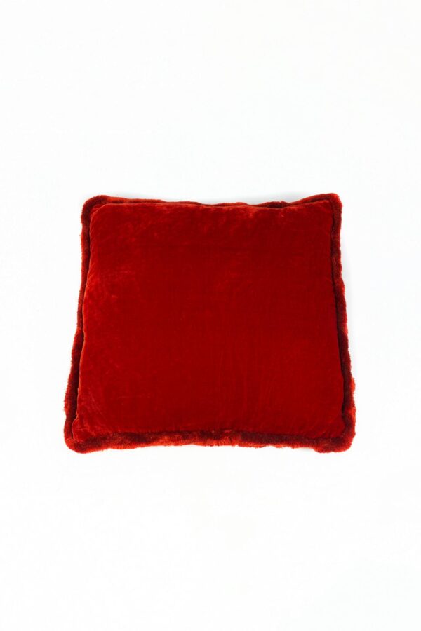 Ref. 2395 - Coussin  Fringe Velours de soie Rouge Mao Mao  60 x 60 cm